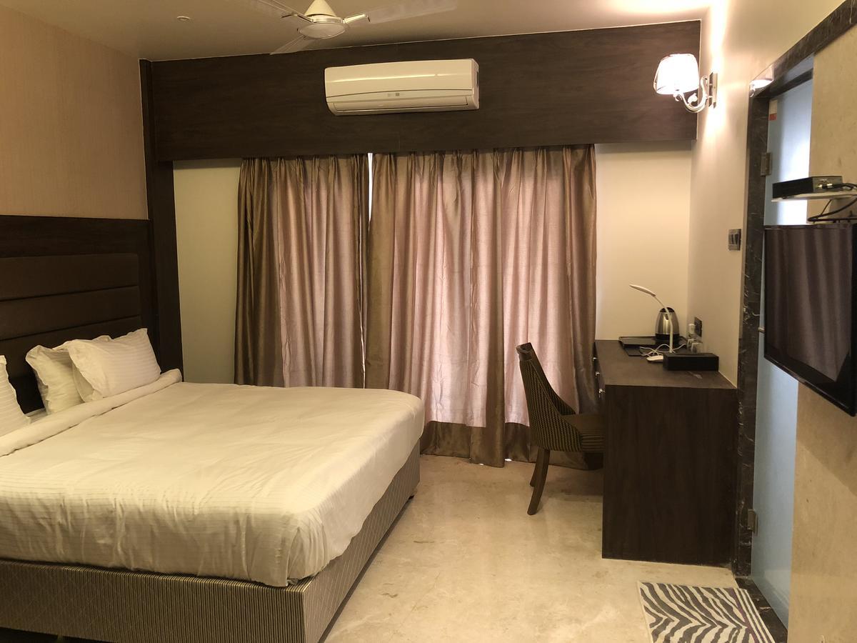 Hotel Sharanam Shegaon ภายนอก รูปภาพ